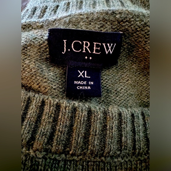 J. Crew Crewneck Pullover Olive Green Sweater in Lambswool blend. XL - Picture 3 of 6